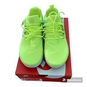 NIB- Nike Presto (GS) Volt/Black-White 7Y New in Box